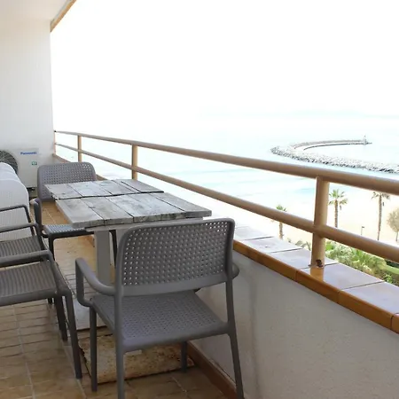 아파트 Beautiful In Front Of Beach, Pool, View *