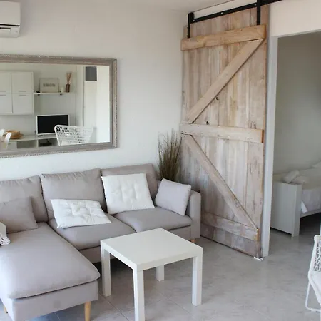 Beautiful In Front Of Beach, Pool, View Apartmán *